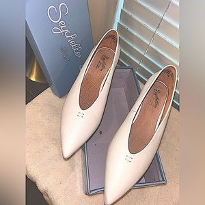 Seychelles White Leather Pump.  Low heel size 10 Never Worn